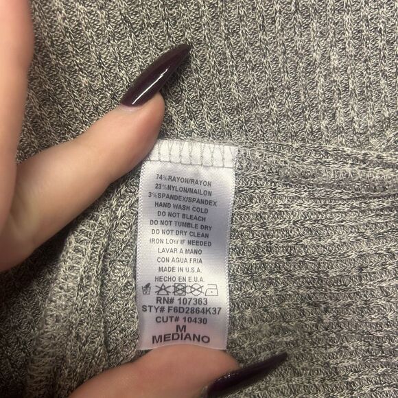 FOREVER 21 Gray Long Sleeve Knit Mini Bodycon Dress Size M Mock Neck Open Back - Picture 8 of 9